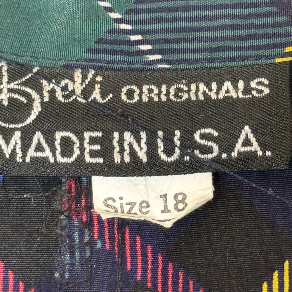 1980s Breli Originals Plaid Secretary Dress with Royal Coat of Arms Gold Trim - Picture 16 of 16